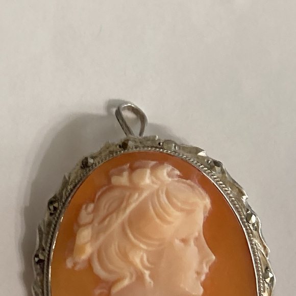 Cut seashells depicting female profile cameo pin / pendant silver 800 stamp - Picture 3 of 9